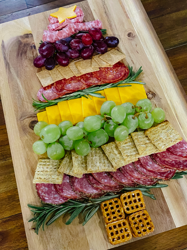 Christmas Charcuterie Board – Perfect for Holiday Grazing