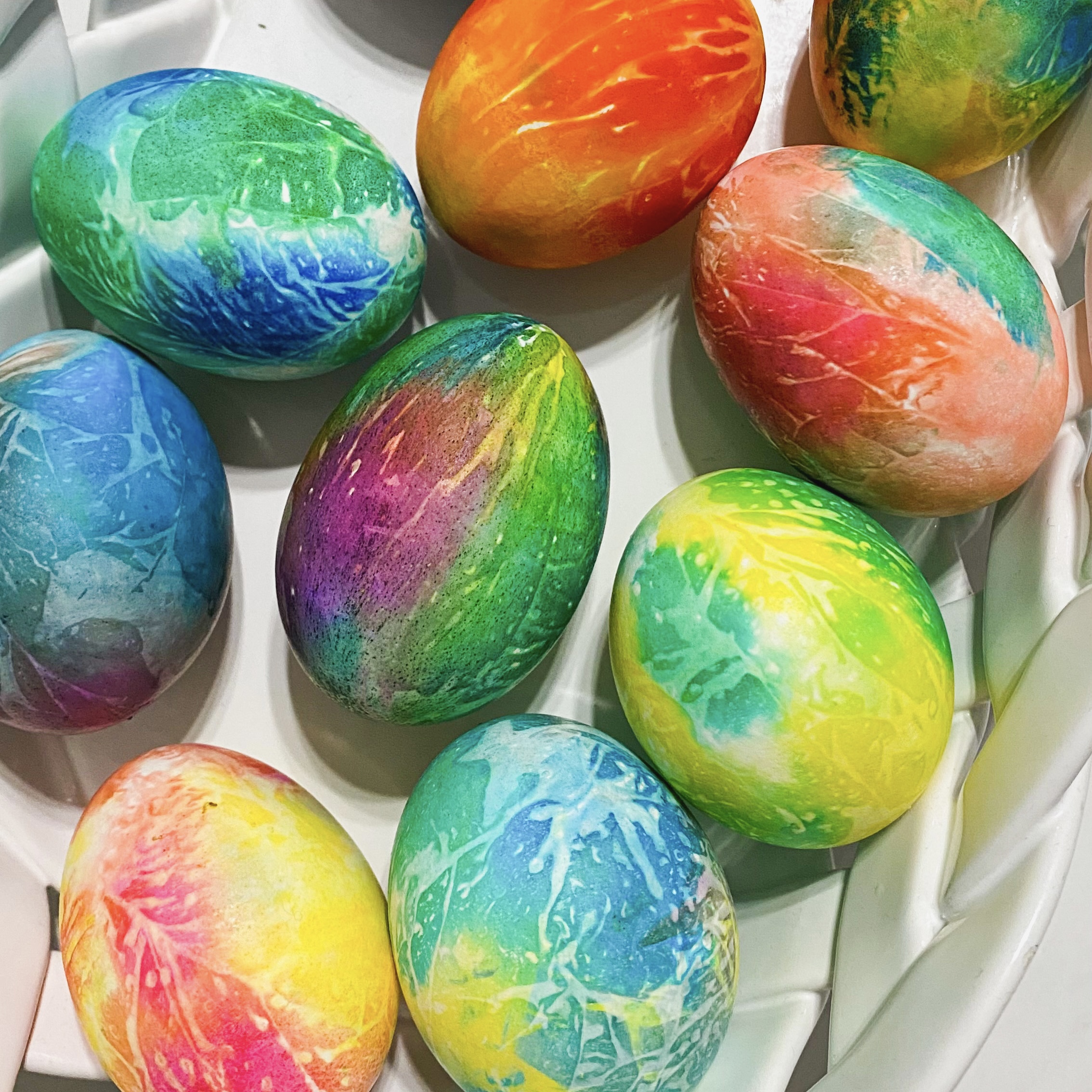 Easy Tie Dye Easter Eggs Tutorial